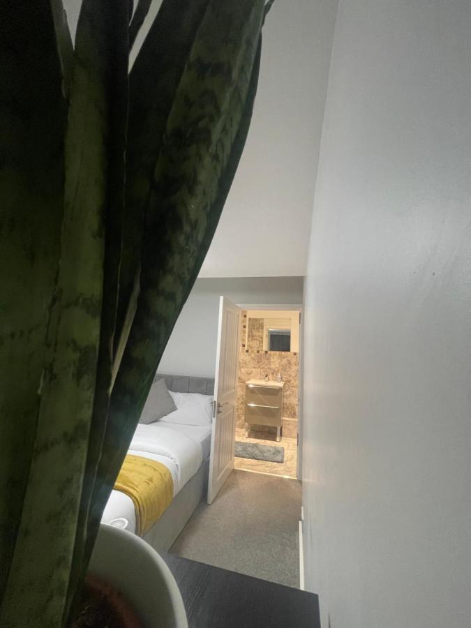 Beautiful En-Suite Bedroom Ipswich Exterior photo