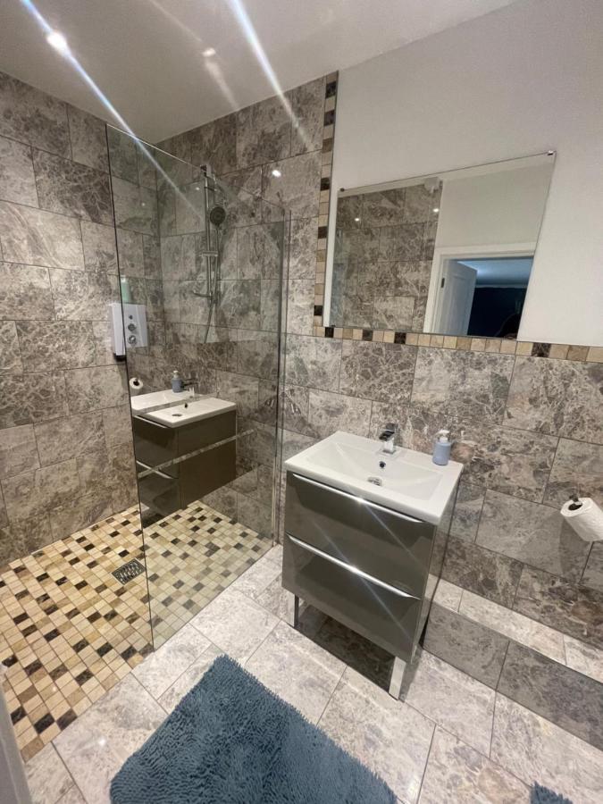 Beautiful En-Suite Bedroom Ipswich Exterior photo